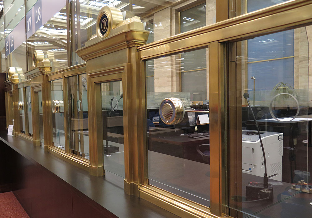 Intercomunicadores instalados en ventanillas del Banco Central Buenos Aires